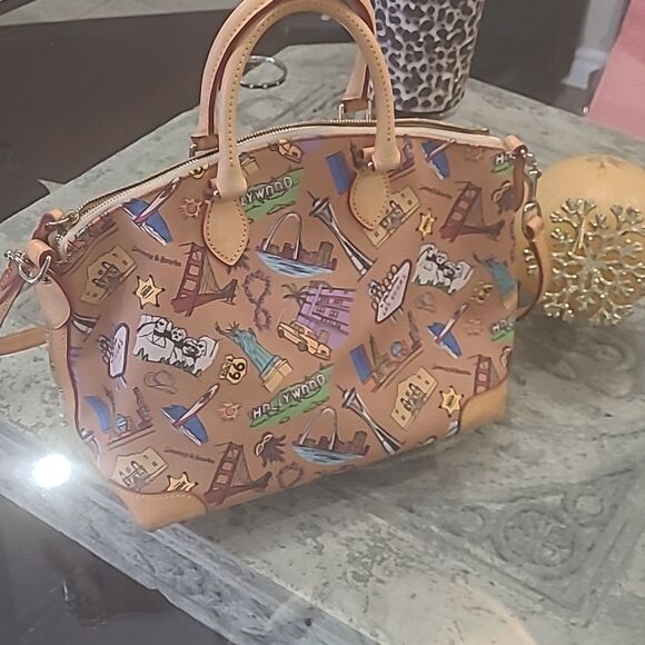 𝅺Dooney & Bourke Americana Landmark  Tote Versatile Satchel Limited Edition - Picture 4 of 13